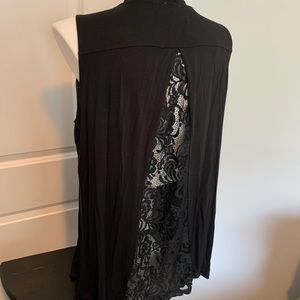 Lace Detail 2X Sleeveless Cardigan